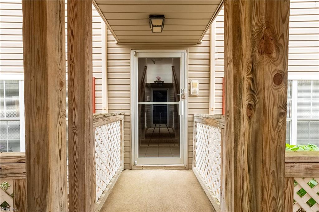 12811 Daybreak Cir Property Photo 3