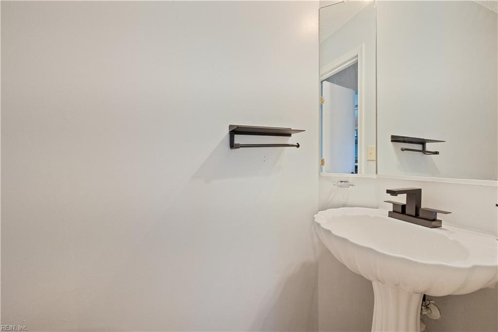12811 Daybreak Cir Property Photo 6