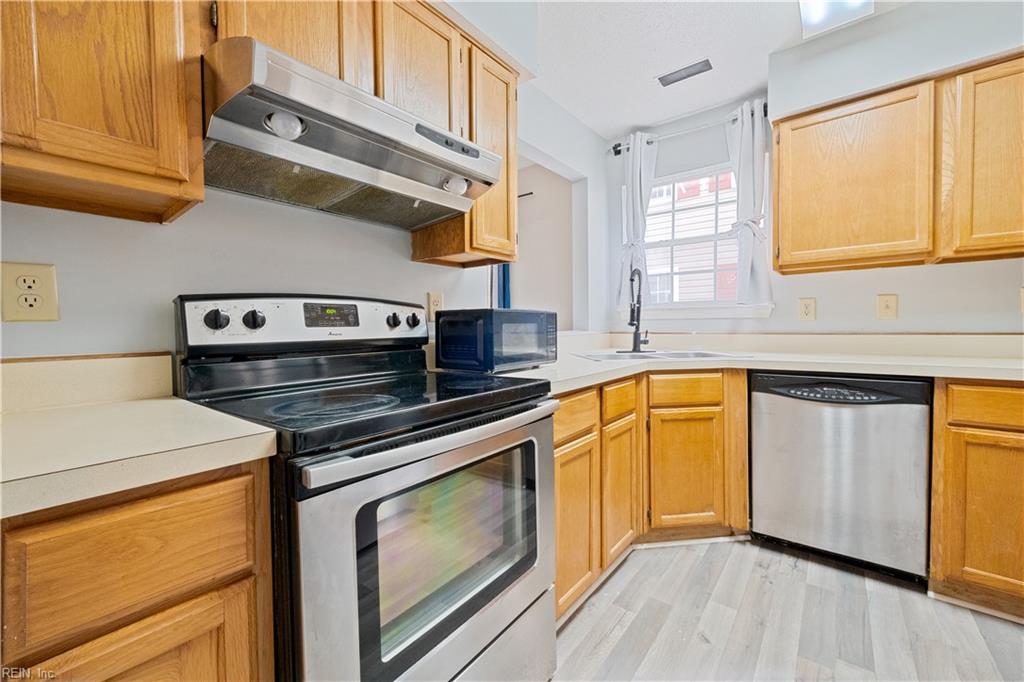 12811 Daybreak Cir Property Photo 9