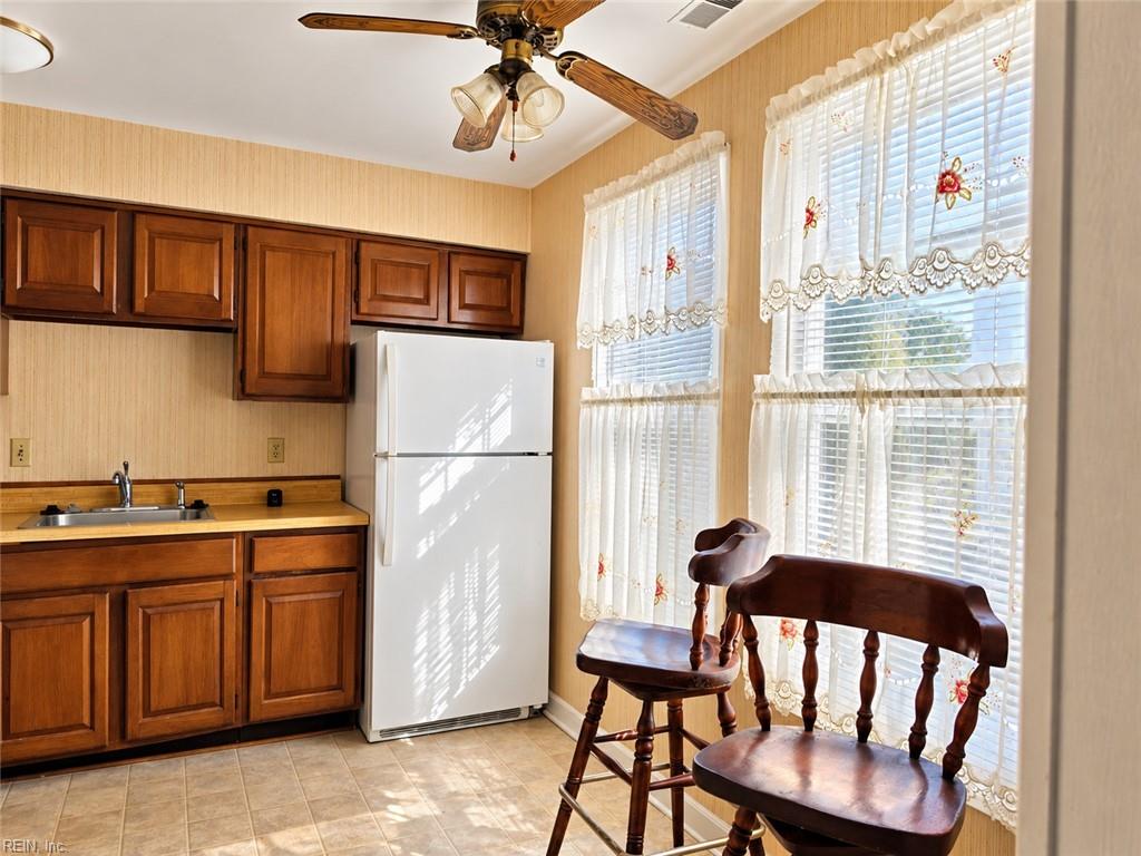 3212 Clover Rd E Property Photo 3