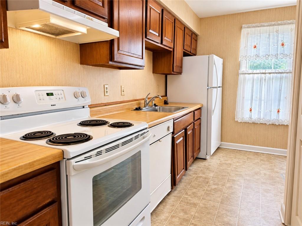 3212 Clover Rd E Property Photo 4