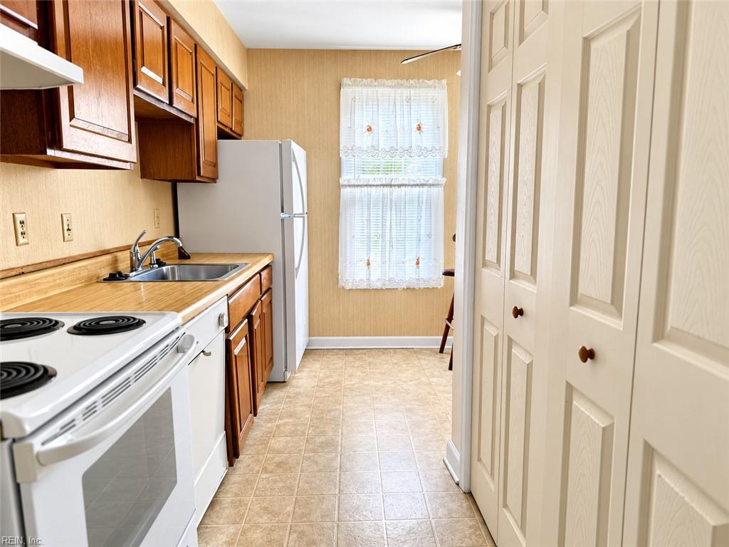 3212 Clover Rd E Property Photo 5