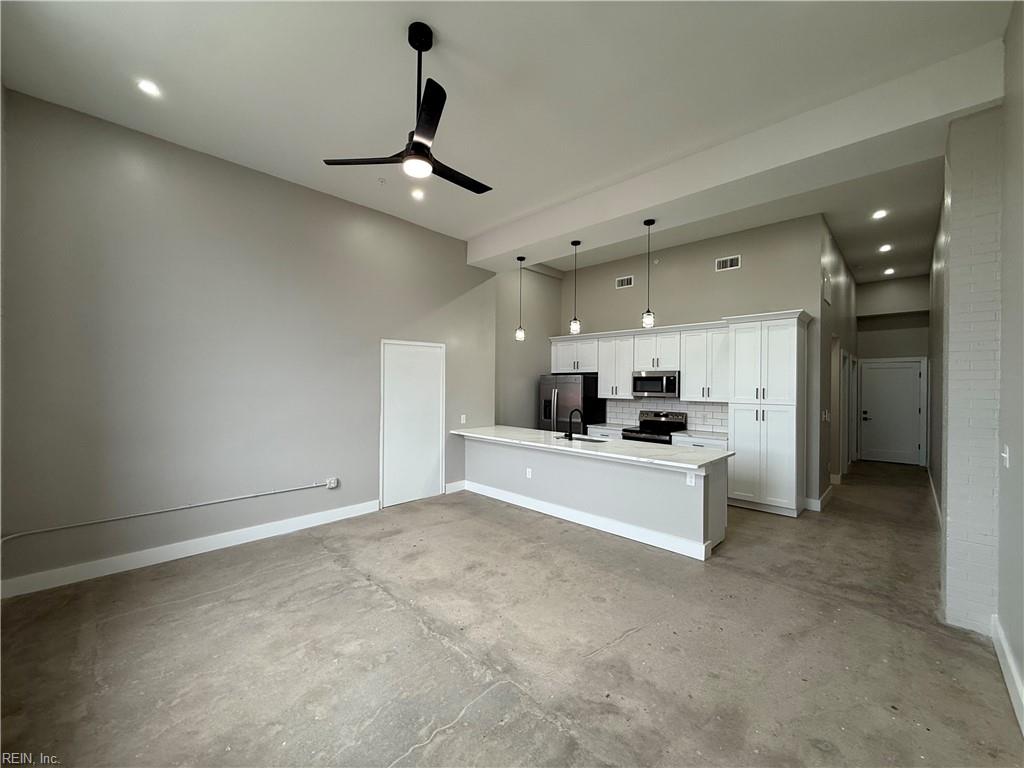 332 34th ST Property Photo 1