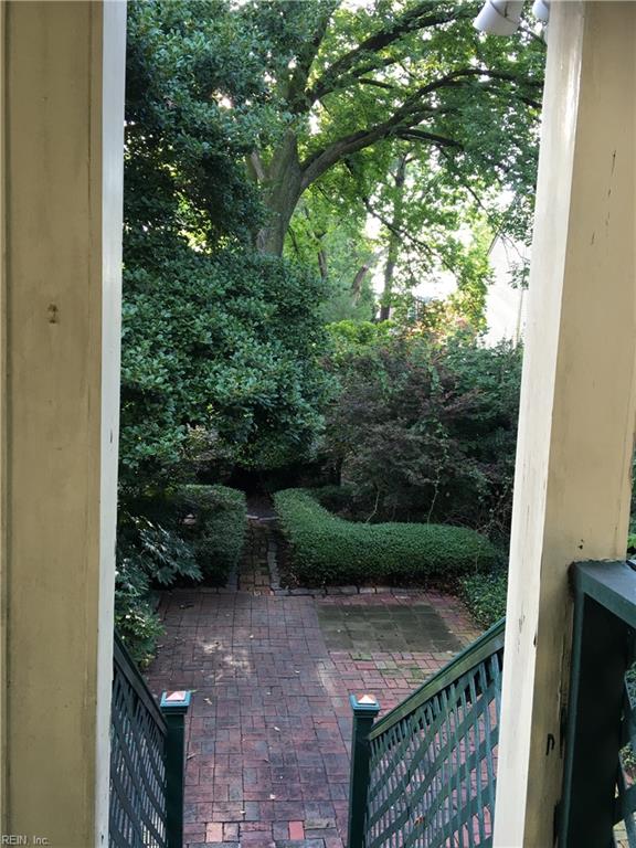 413 Washington St Property Photo 2
