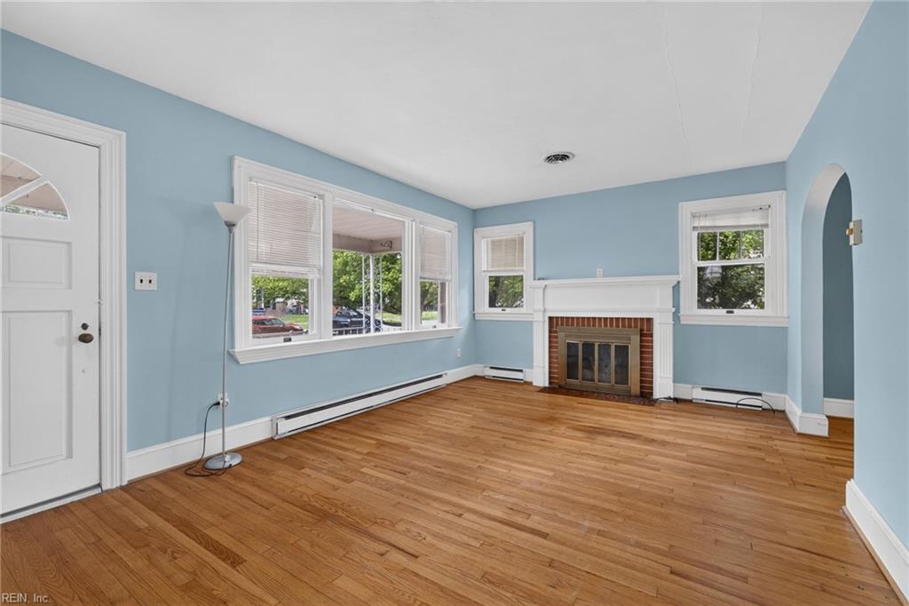 310 S Broad St Property Photo 6