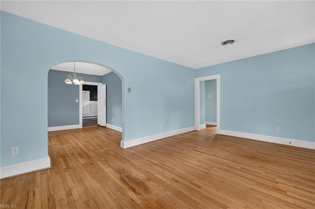 310 S Broad St Property Photo 7