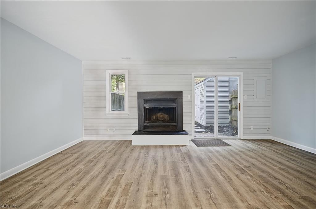 4402 Dartmoor Ct Property Photo 2