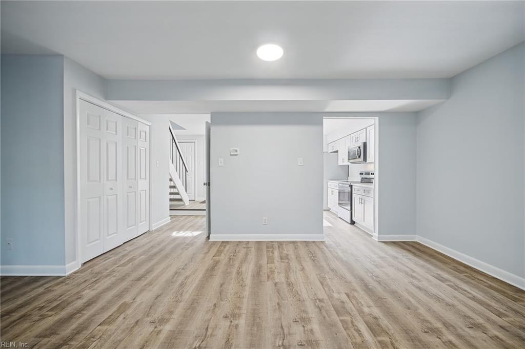 4402 Dartmoor Ct Property Photo 3