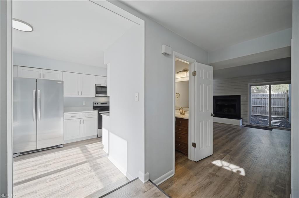 4402 Dartmoor Ct Property Photo 5