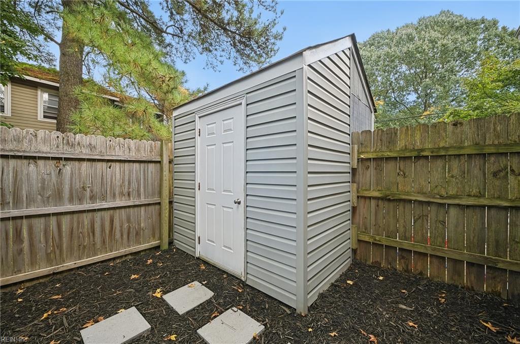 4402 Dartmoor Ct Property Photo 37