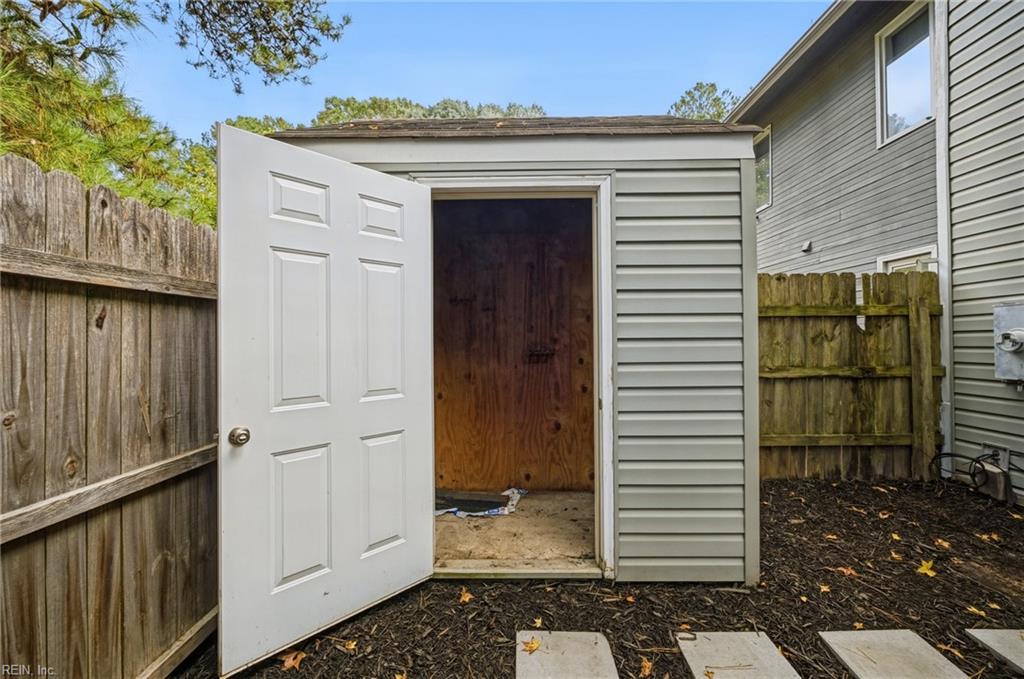 4402 Dartmoor Ct Property Photo 39