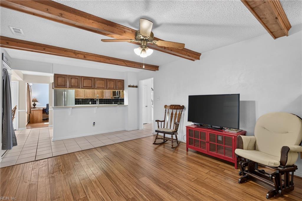 900 Roundtable Ct Property Photo 7