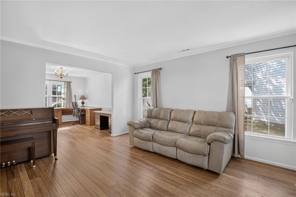 900 Roundtable Ct Property Photo 11