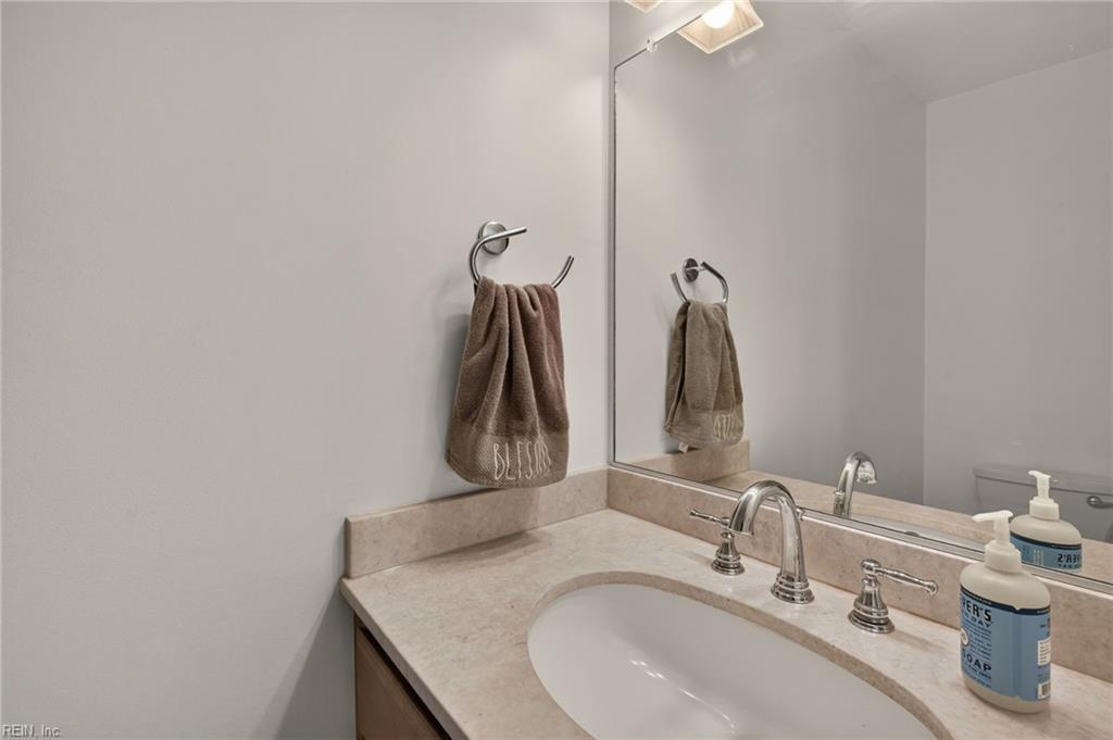 900 Roundtable Ct Property Photo 14