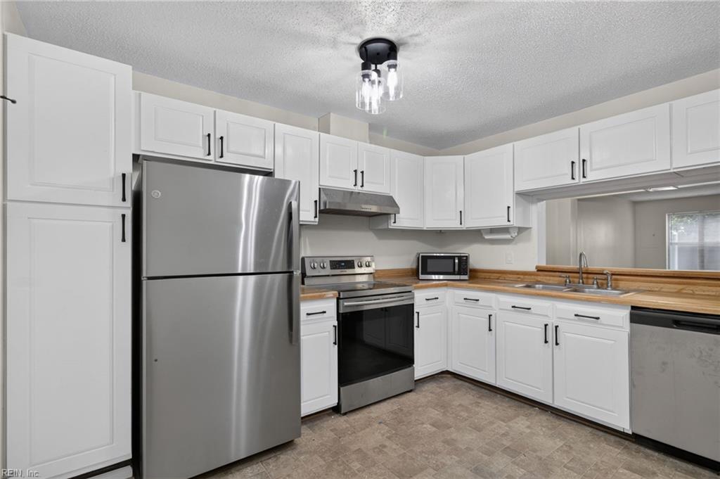 323 Elderwood Ct Property Photo 6