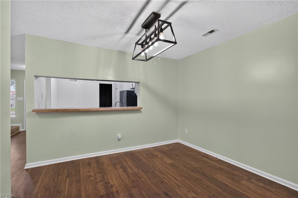 323 Elderwood Ct Property Photo 9