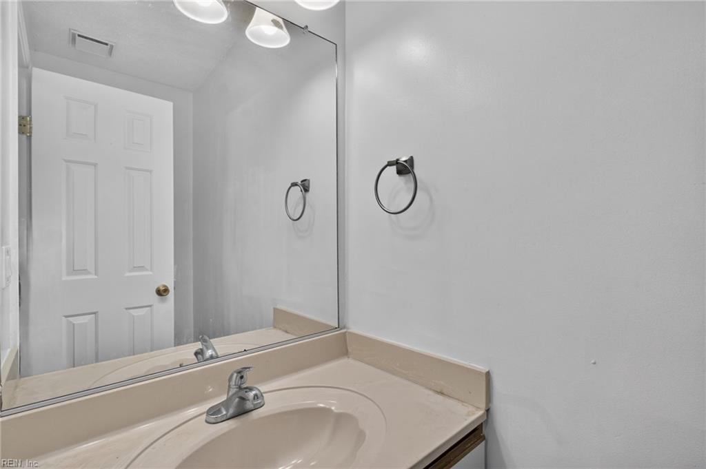 323 Elderwood Ct Property Photo 16