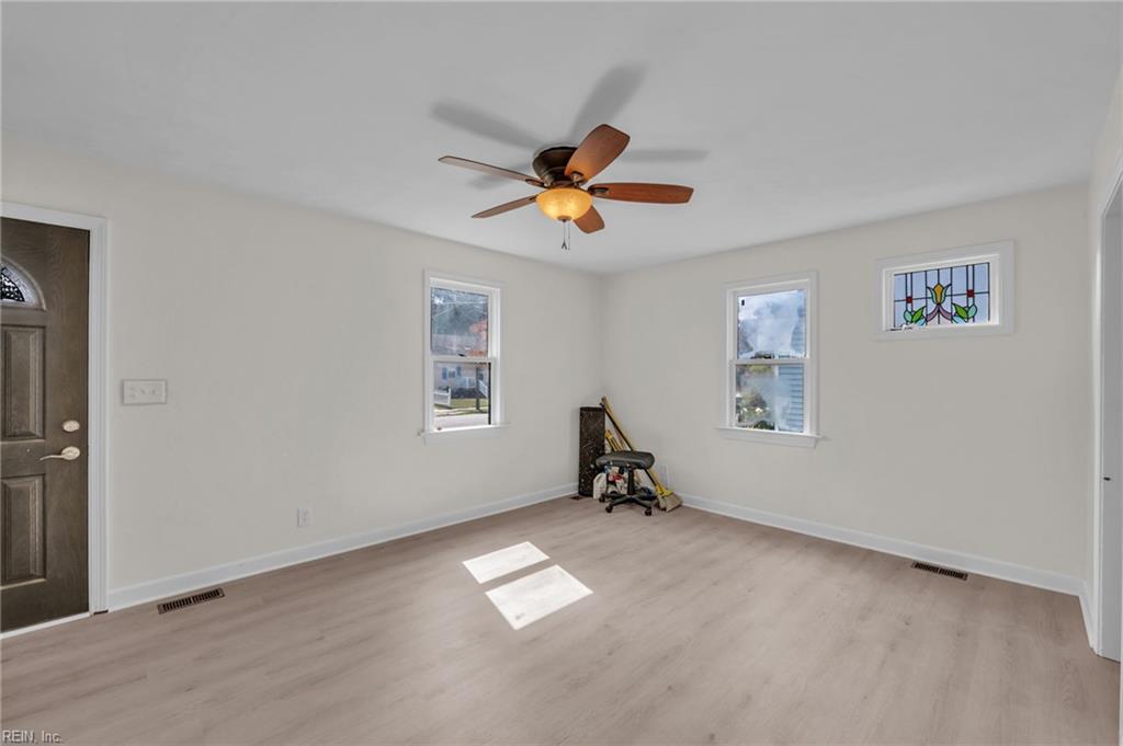 9235 Phillip Ave Property Photo 3