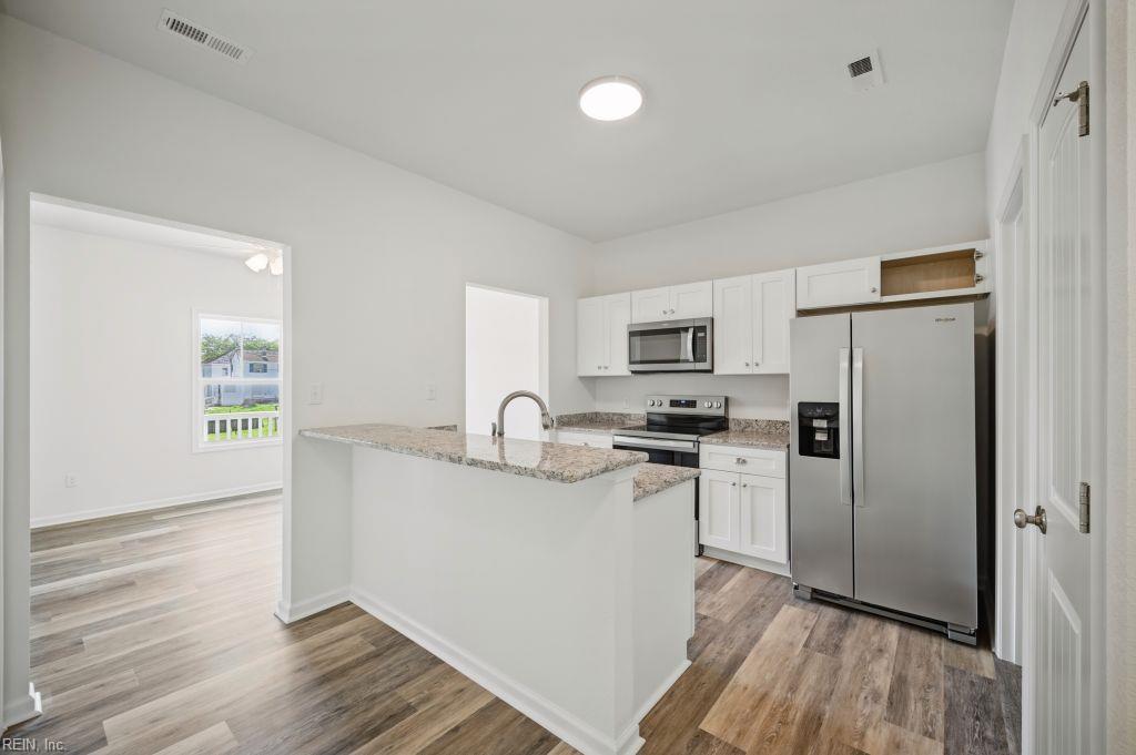 115 Day St Property Photo 14