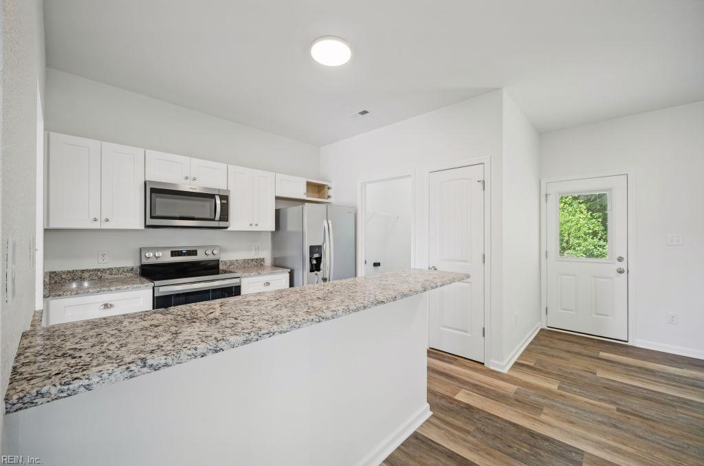 115 Day St Property Photo 17