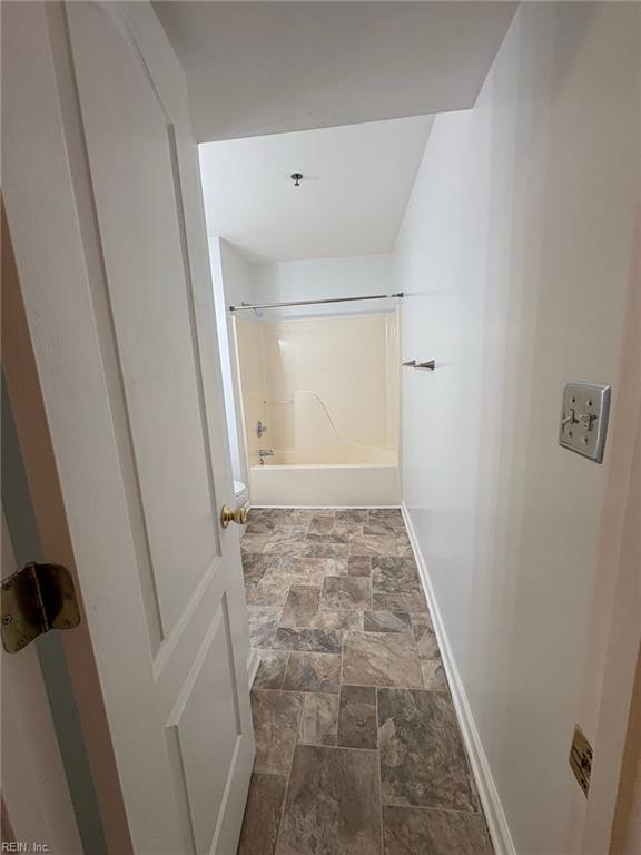 2204 Lesner Cres Property Photo 20