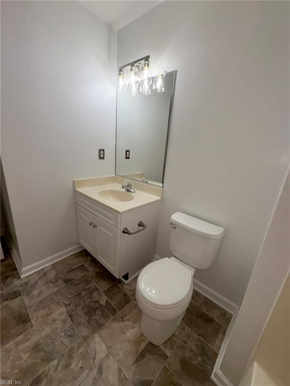 2204 Lesner Cres Property Photo 22
