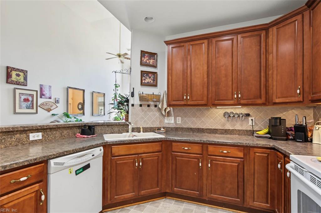 1427 Scoonie Pointe Dr Property Photo 13