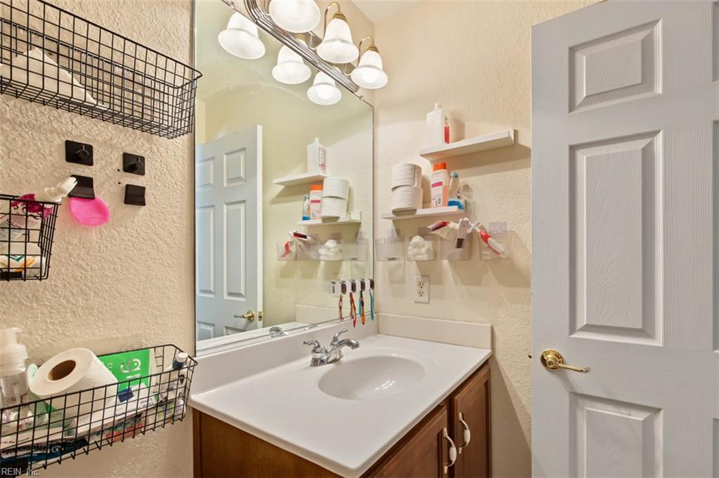 1427 Scoonie Pointe Dr Property Photo 25