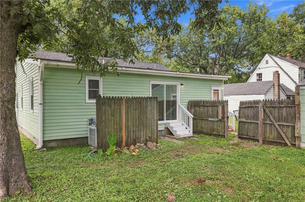 1311 Perry St Property Photo 43