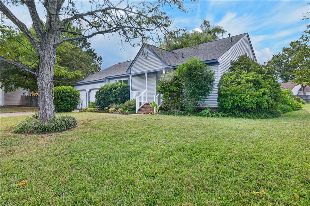 1925 Ravencroft Ln Property Photo 1