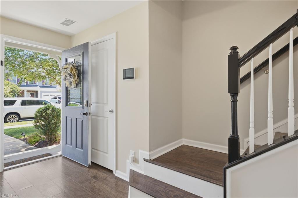 404 Spring Hill Pl Property Photo 2