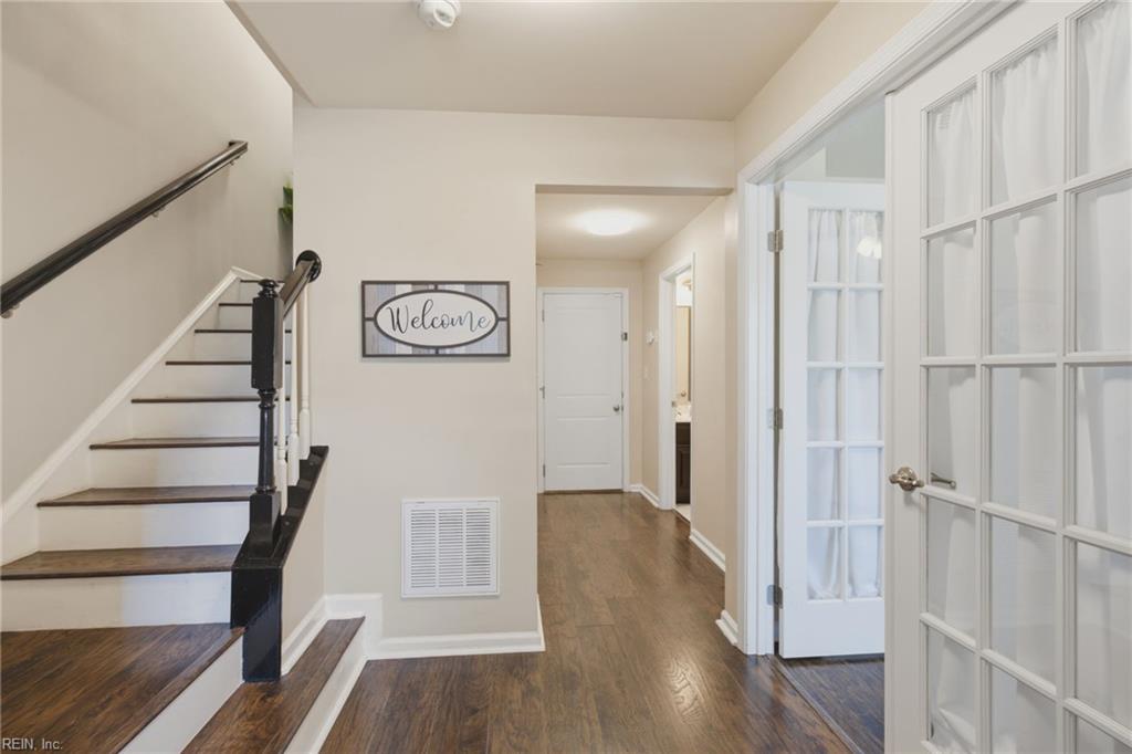 404 Spring Hill Pl Property Photo 3