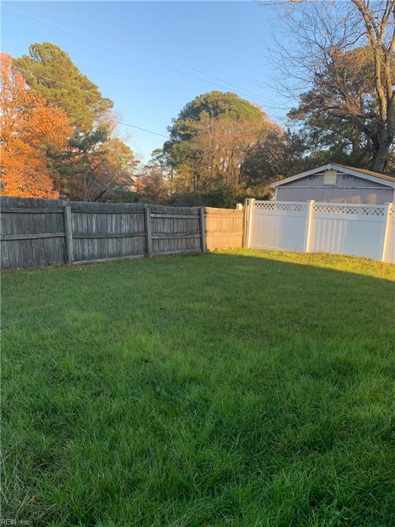 524 Stuart Cir Property Photo 3