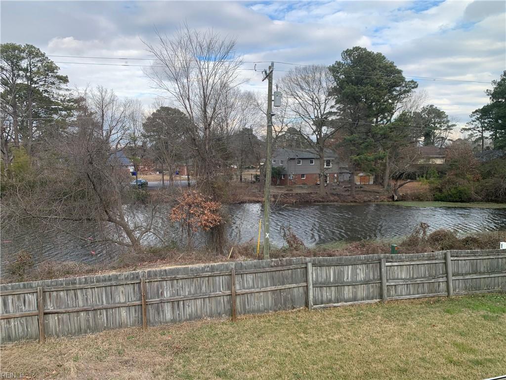 524 Stuart Cir Property Photo 6