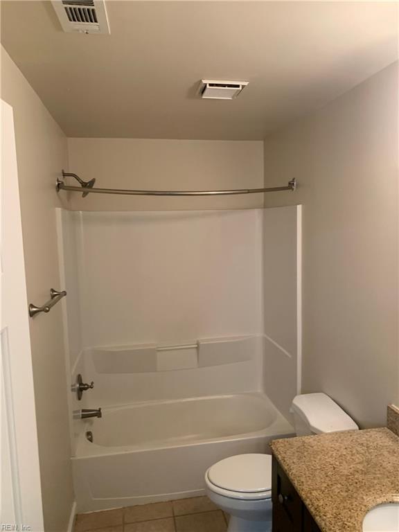 524 Stuart Cir Property Photo 7