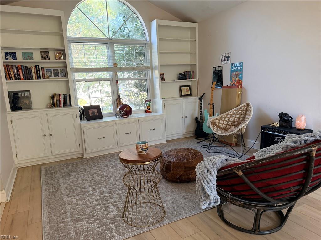 1084 Rolling Point Ct Property Photo 3