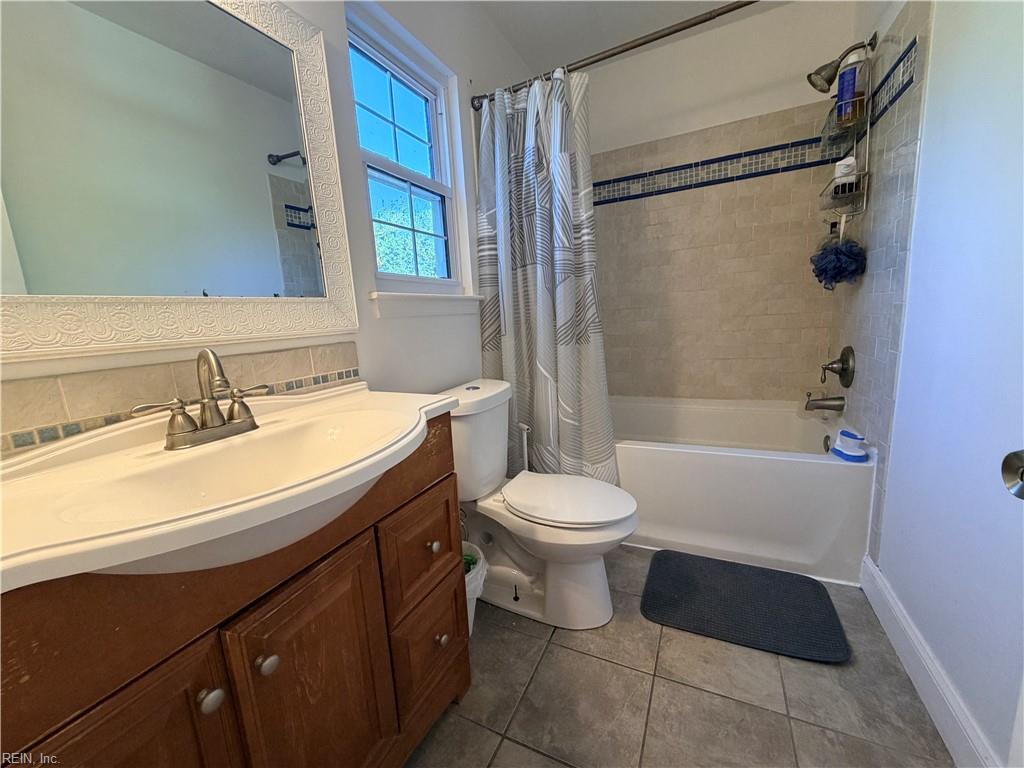1084 Rolling Point Ct Property Photo 12
