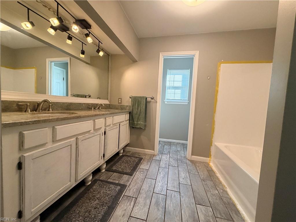 1084 Rolling Point Ct Property Photo 16