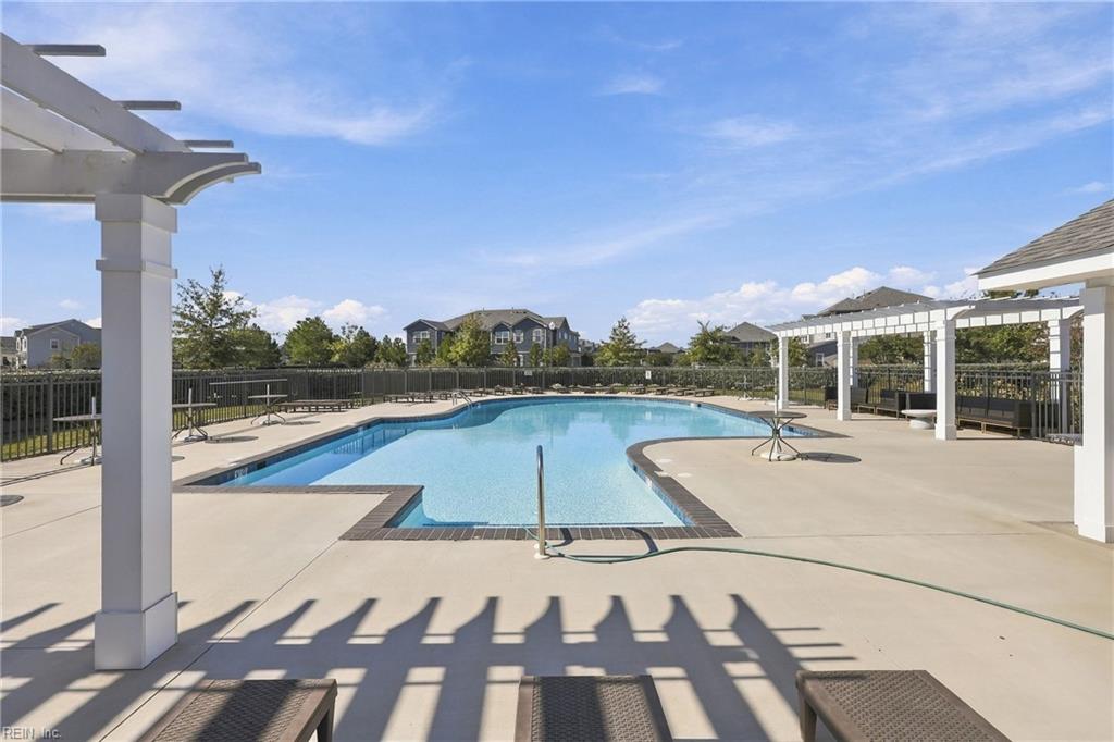 1724 Dromolin Dr Property Photo 40