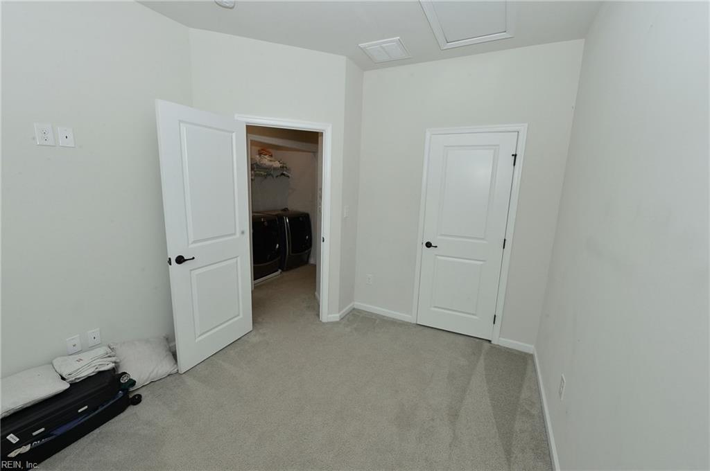 1093 Fleming Dr Property Photo 19