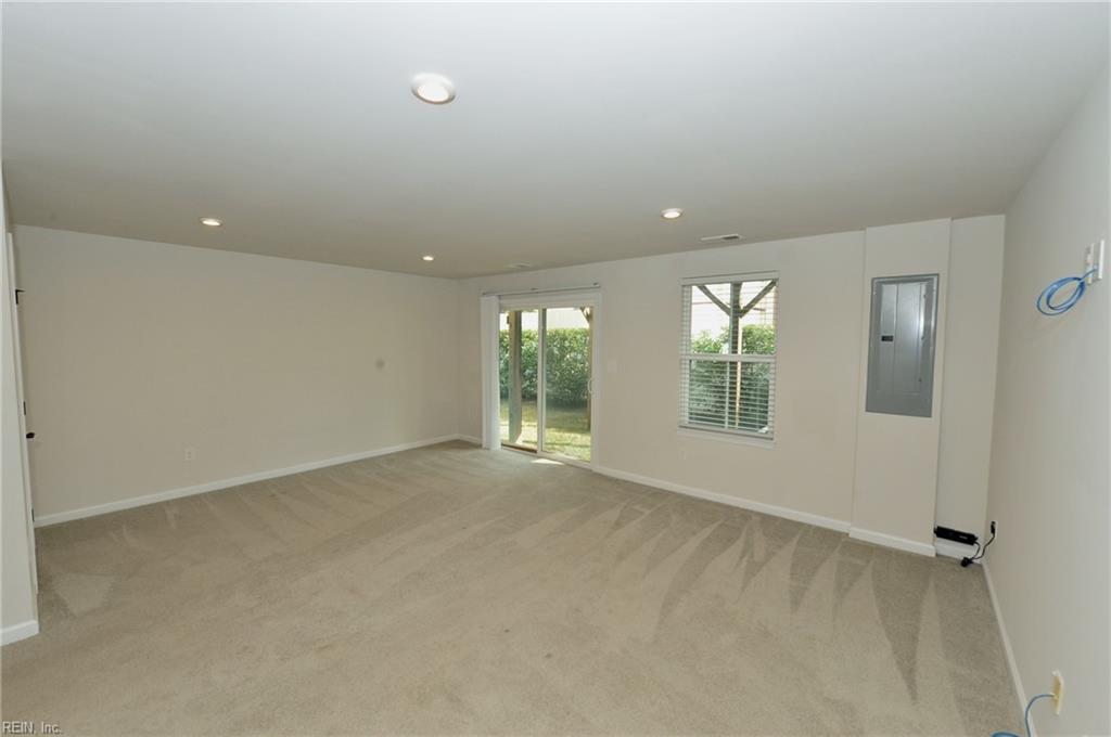 1093 Fleming Dr Property Photo 22