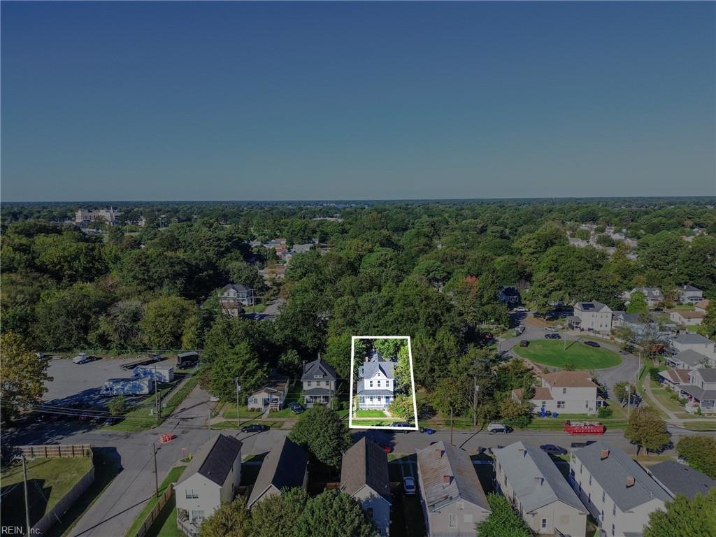 738 Douglas Ave Property Photo 33
