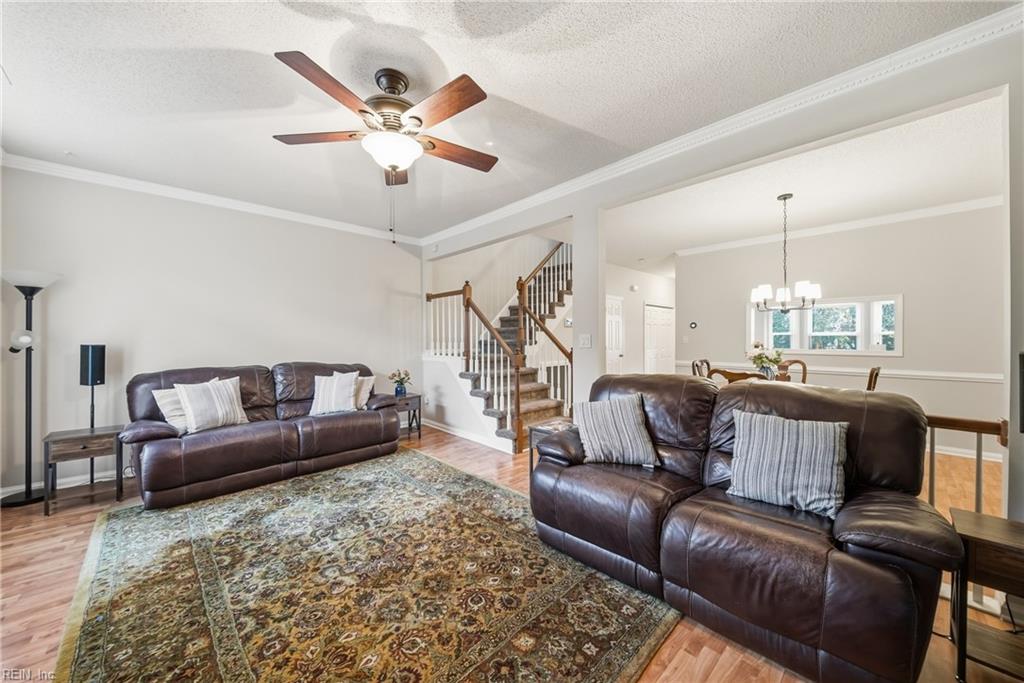 758 Creekside Cres Property Photo 10