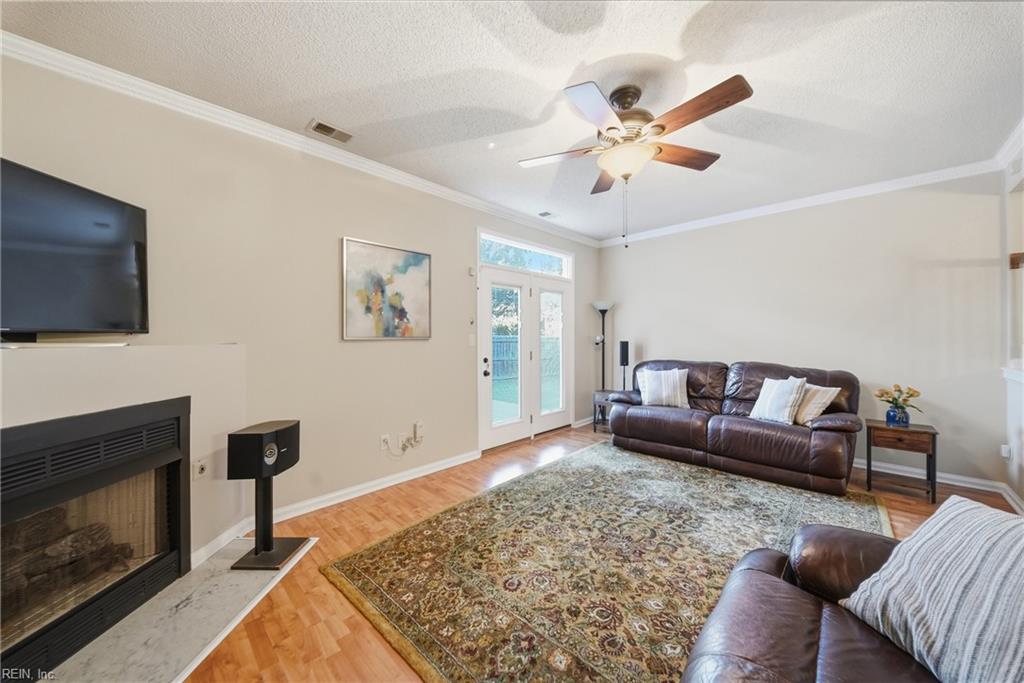 758 Creekside Cres Property Photo 11