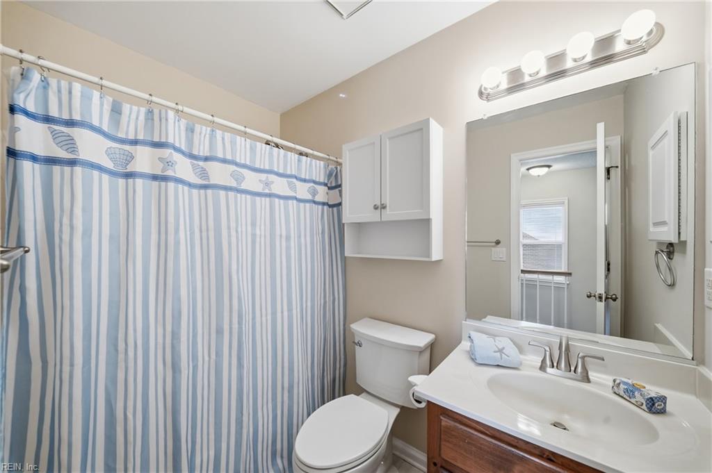 758 Creekside Cres Property Photo 19