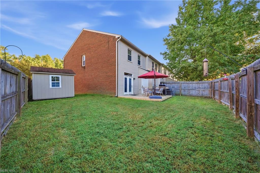 758 Creekside Cres Property Photo 22