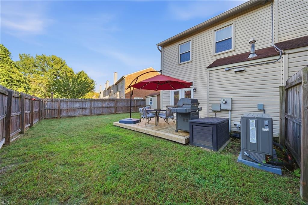 758 Creekside Cres Property Photo 24