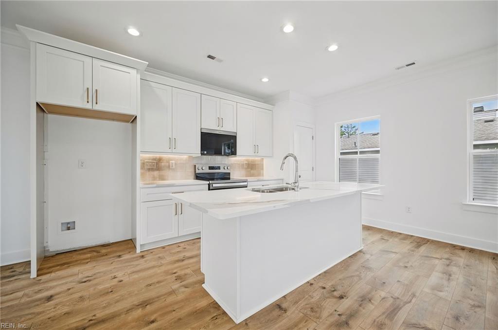3755 Clipper Bay Dr Property Photo 8