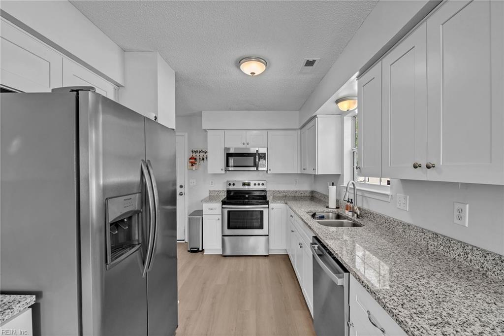 1218 Baltic St Property Photo 15