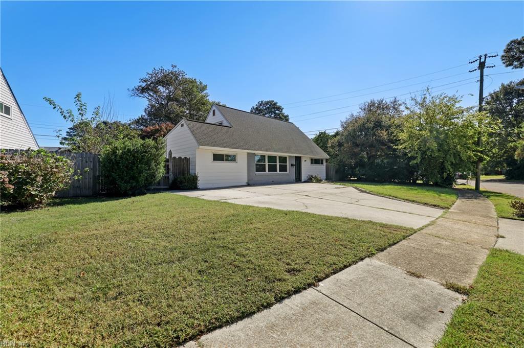 1719 N Lakeland Dr Property Photo 3